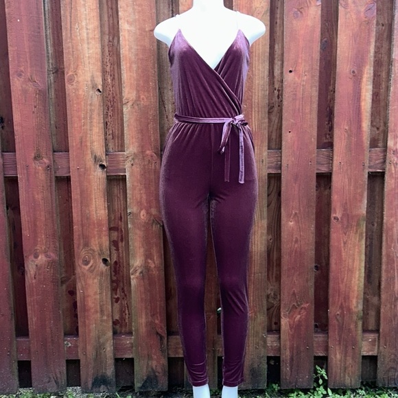 Guess Women’s Velvet Wrap Jumpsuit Burgundy Size S - Picture 2 of 14